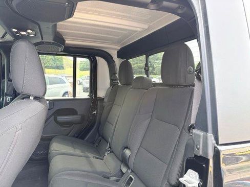 Used 2022 Jeep Gladiator Sport AWD/4WD image 14