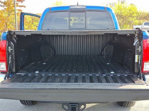 Used 2017 Toyota Tacoma SR5 image 27