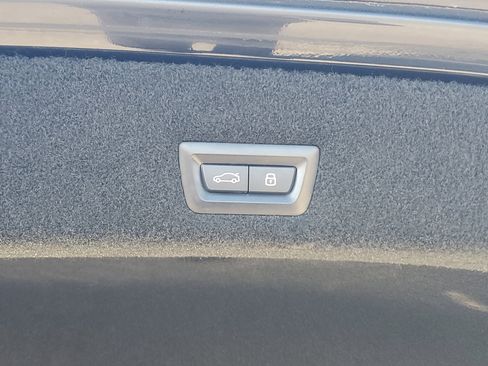 Used 2024 BMW 740i image 12