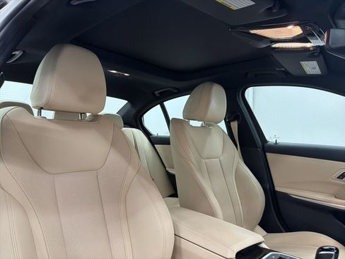 Used 2022 BMW 330i Sedan w/ Driving Assistance Package image 29