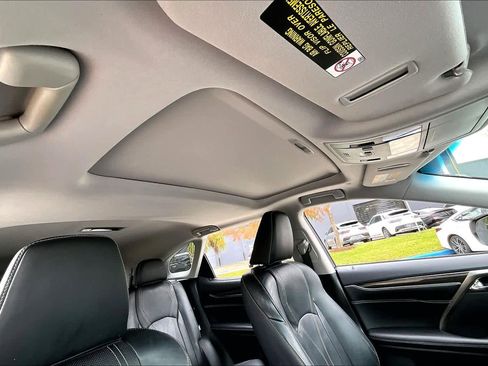 Used 2018 Lexus RX 350L Luxury image 12