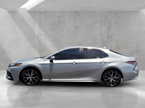 Used 2023 Toyota Camry SE w/ Convenience Package FWD image 8