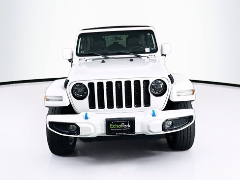 Used 2022 Jeep Wrangler Unlimited Sahara AWD/4WD image 2