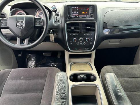 Used 2015 Dodge Grand Caravan SXT FWD image 14