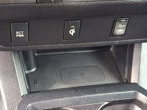 Used 2018 Toyota Tacoma TRD Sport image 25