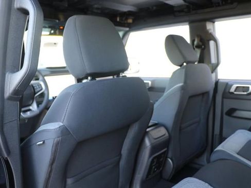 New 2025 Ford Bronco 4-Door image 15
