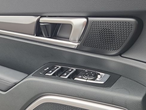 Used 2025 Kia Telluride LX FWD image 26