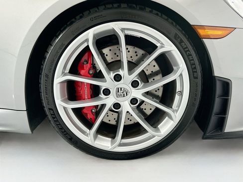 Used 2021 Porsche 718 Boxster Spyder RWD image 25