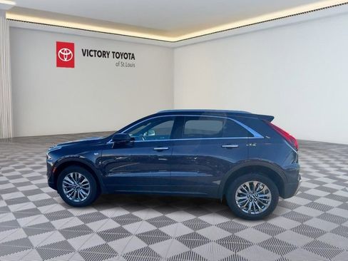 Used 2025 Cadillac XT4 Premium Luxury image 10