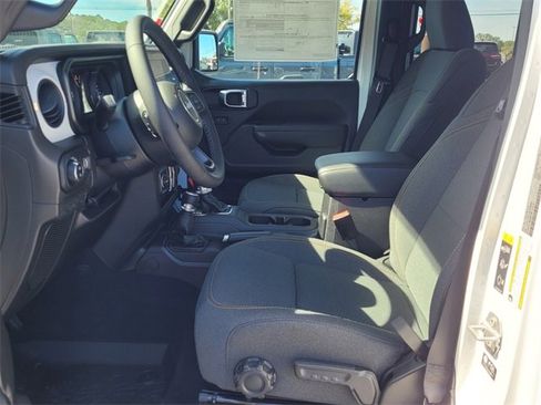 New 2025 Jeep Gladiator Sport image 3