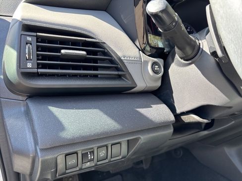 Used 2023 Subaru Outback Premium image 8