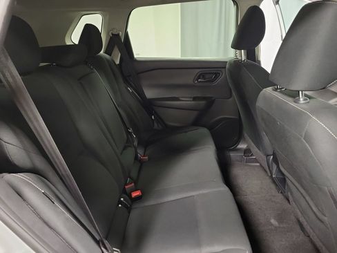 Used 2024 Nissan Rogue S FWD image 28