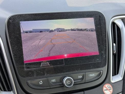 Used 2025 Chevrolet Malibu LT FWD image 18