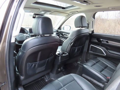 Used 2022 Kia Telluride EX w/ EX Premium Package image 28