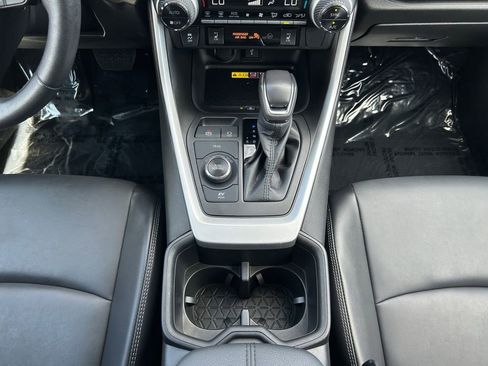 Used 2022 Toyota RAV4 XLE Premium image 13