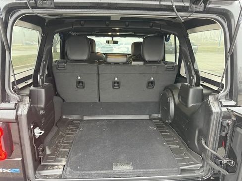 Used 2022 Jeep Wrangler Unlimited Sahara w/ Cold Weather Group image 5