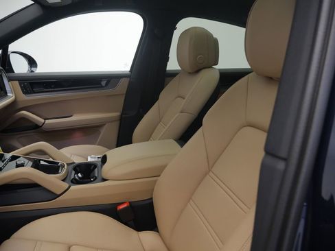 New 2026 Porsche Cayenne Coupe AWD/4WD image 20