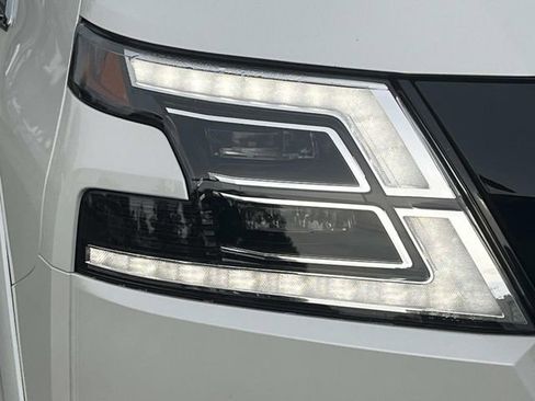 Used 2021 Nissan Armada SL w/ Midnight Edition Package RWD image 9