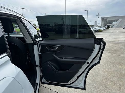 Used 2023 Audi Q8 Premium AWD/4WD image 28