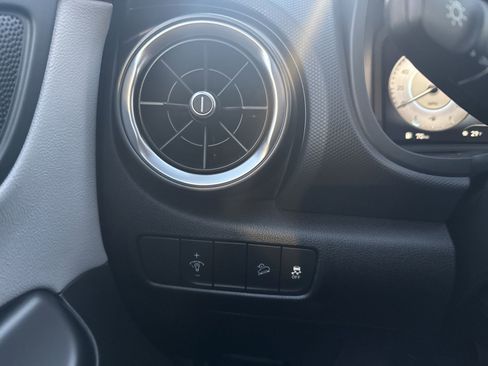 Used 2023 Hyundai Kona Limited image 23