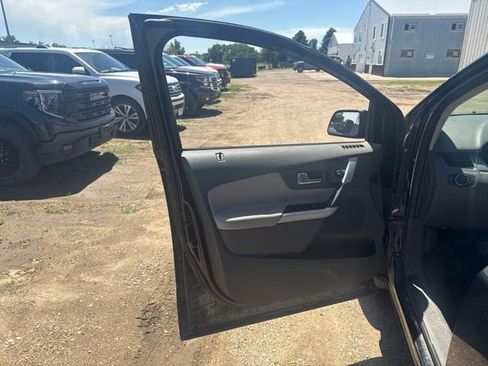 Used 2013 Ford Edge SEL AWD/4WD image 16