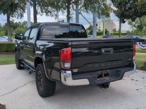 Certified 2022 Toyota Tacoma SR5 RWD image 8