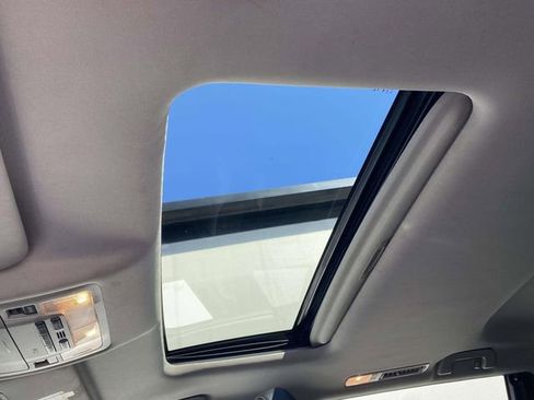 Used 2017 Toyota Highlander XLE image 17