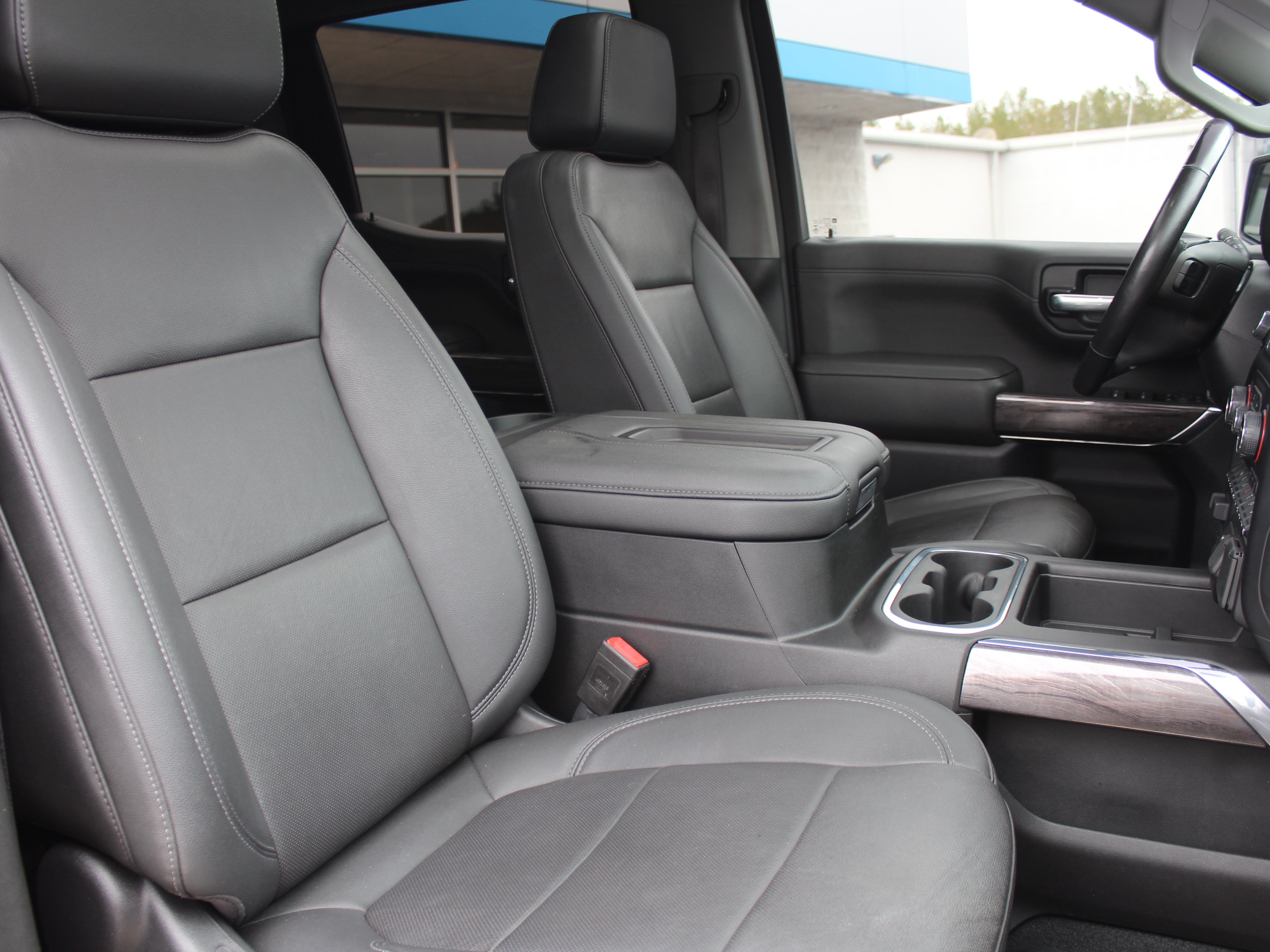 Used 2021 Chevrolet Silverado 1500 LTZ AWD/4WD image 29