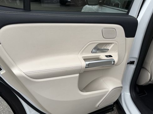 Used 2020 Mercedes-Benz GLB 250 image 23