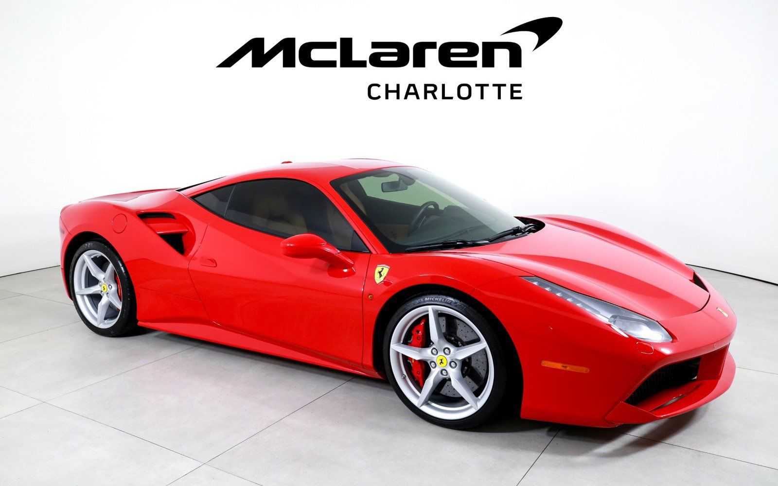 Used 2018 Ferrari 488 GTB RWD image 2