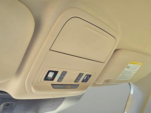 Used 2024 Ford Explorer XLT w/ Equipment Group 202A image 24