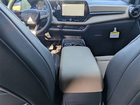 New 2026 Chevrolet Equinox ACTIV w/ Safety and Technology Package image 32