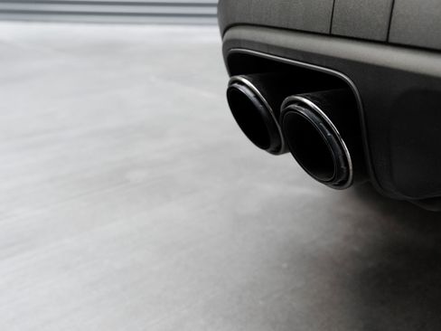 Certified 2024 Porsche Cayenne AWD/4WD image 27