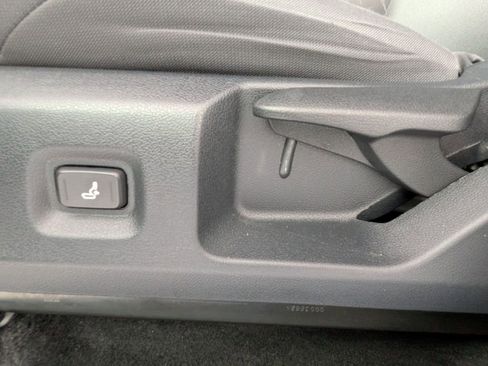 Used 2024 Toyota Tacoma SR AWD/4WD image 21