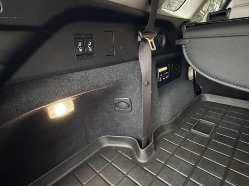 Certified 2022 Lexus RX 350L Luxury w/ Accessory Package (Z1) FWD image 50