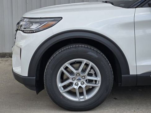 New 2025 Ford Explorer Active w/ Active Comfort Package image 8