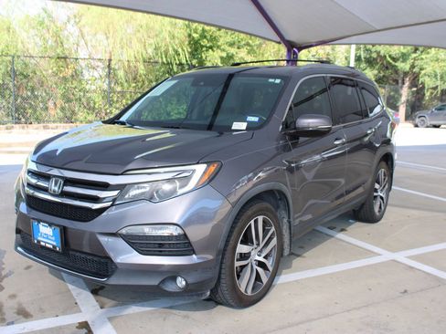 Used 2016 Honda Pilot Touring image 1