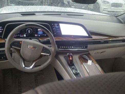 Used 2023 Cadillac Escalade ESV Premium Luxury Platinum w/ Heavy-Duty Trailer Package image 12