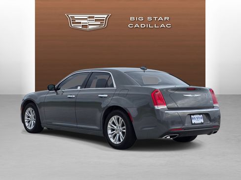 Used 2019 Chrysler 300 Touring L w/ Quick Order Package 22F RWD image 3