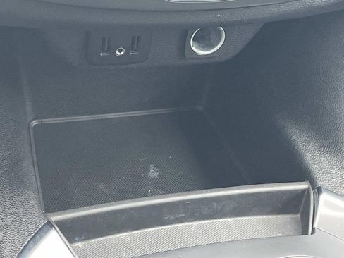 Used 2021 Chevrolet Traverse LS image 21