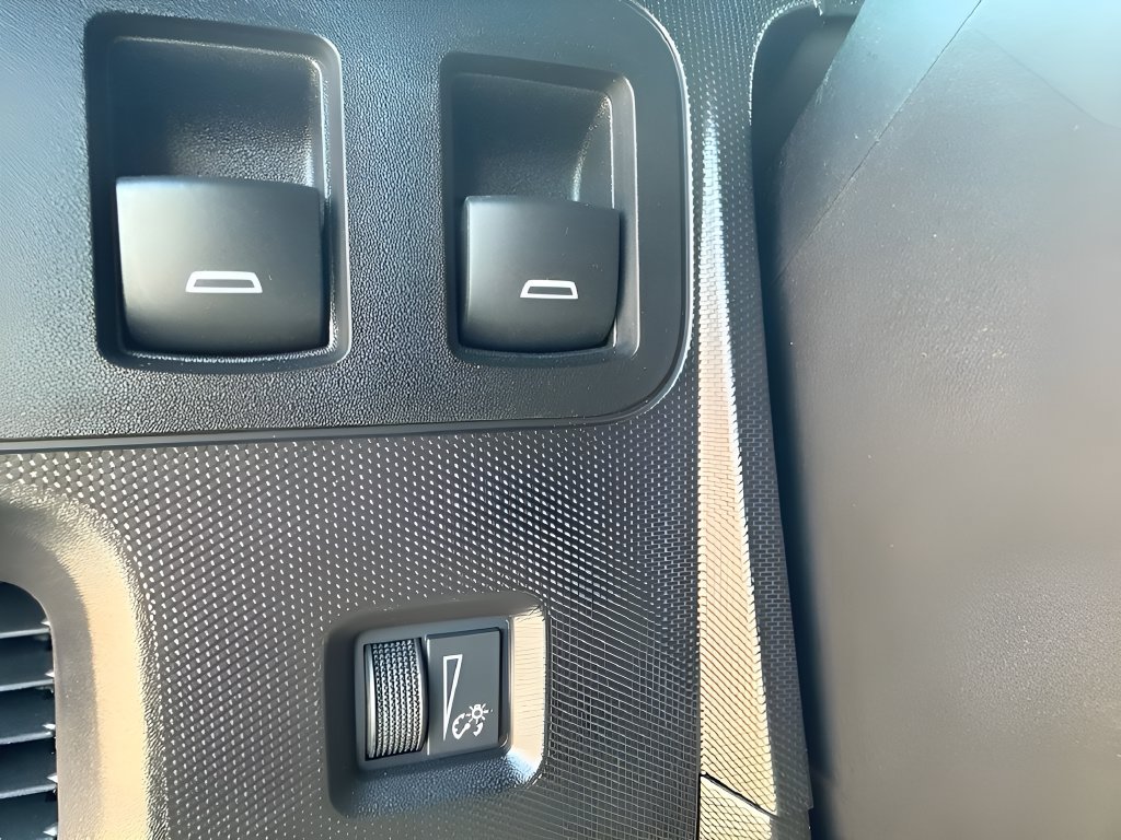 Used 2024 Chevrolet Brightdrop 600 w/ Battery Pack, Max Range AWD/4WD image 15