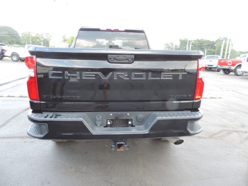 Used 2021 Chevrolet Silverado 2500 Custom w/ Custom Value Package image 5