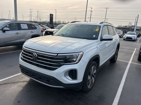 Used 2024 Volkswagen Atlas SE image 11