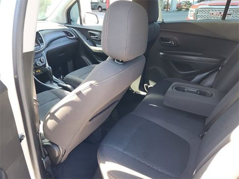 Used 2020 Chevrolet Trax LS image 12