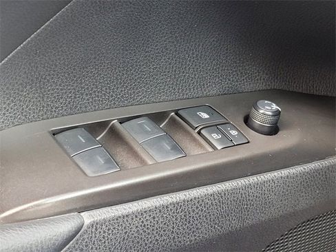 Used 2024 Toyota Camry SE image 31