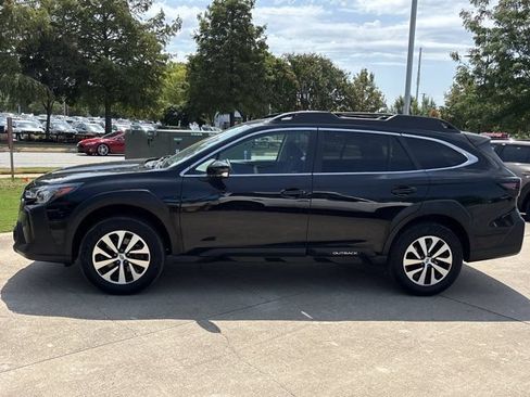 Used 2023 Subaru Outback Premium AWD/4WD image 11