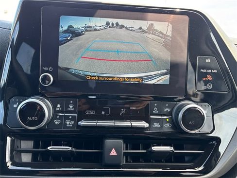 Used 2023 Toyota Highlander LE image 21
