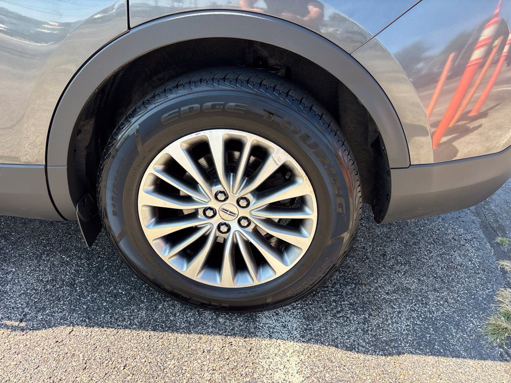 Used 2018 Lincoln MKX Select w/ Lincoln MKX Climate Package FWD image 11