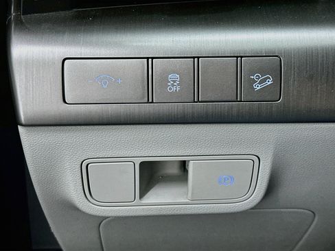 Used 2025 Hyundai Kona SEL AWD/4WD image 17