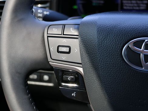 Used 2025 Toyota Camry XSE image 18